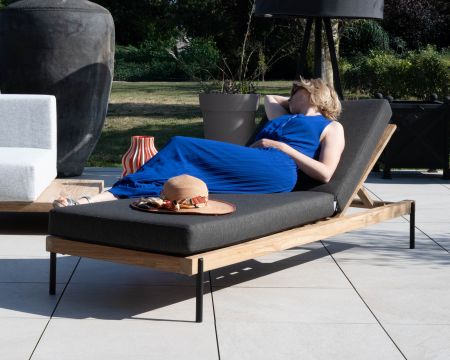 Lettino trapuntato chic e contemporaneo in teak, alluminio e tessuto "Hélios" grigio scuro