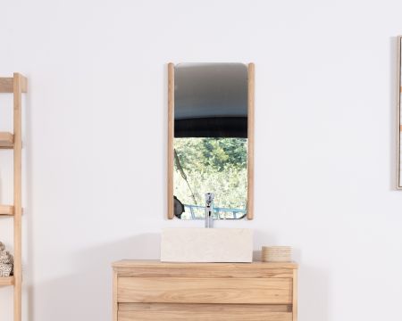 Specchio con cornice in rovere oliato, design elegante