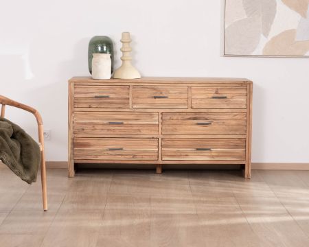 Cassettone a 7 cassetti "Conoa" in acacia con frontali scanalati