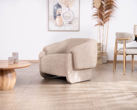 Poltrona club rivisitata "Amarello" in tessuto screziato beige dal sapore vintage contemporaneo