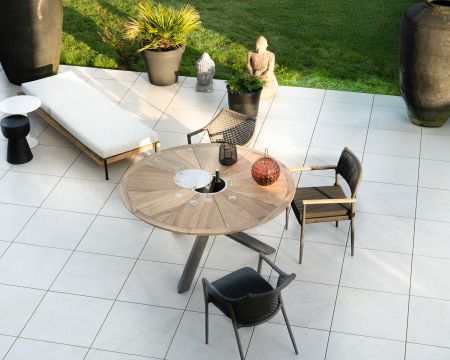 Tavolo da giardino top di gamma "Hélios" con piano a rose e secchiello per il ghiaccio integrato 