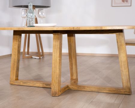 Tavolo da pranzo ellittico in legno da 220 cm "Calypso" con gambe a trapezio
