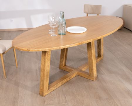 Tavolo da pranzo ellittico in legno da 220 cm "Calypso" con gambe a trapezio