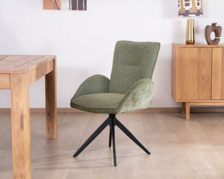 Set di 2 sedie "Eddy" in tessuto morbido verde con braccioli e base girevole in metallo