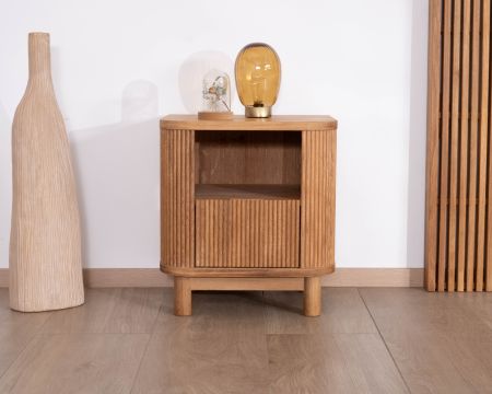 Comodino "Winton" in rovere oliato con rilievo striato 1 cassetto