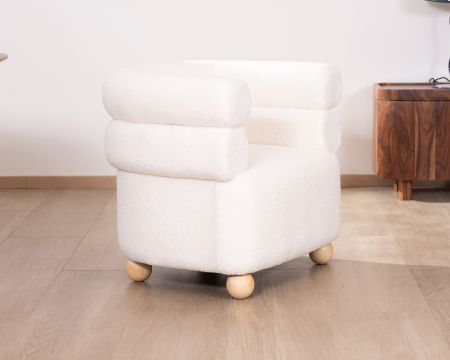 Poltroncina "Wala" anni '70 in tessuto bouclette bianco