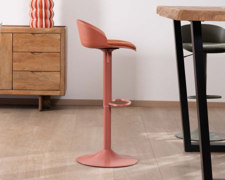 Seggiolone "Oja" dal design elegante in terracotta con seduta regolabile in altezza