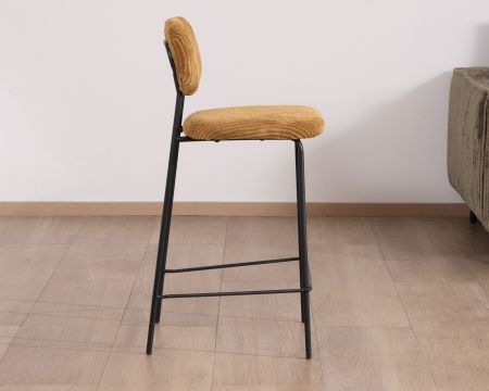 Set di 4 sedute da bar "Kulmino" vintage in velluto senape e gambe in metallo nero