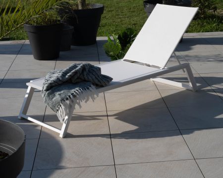 Sedia a sdraio "Campobello" in alluminio e textilene bianco lucido