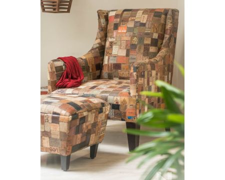100% unica sedia da pastore "Pop Vintage" in tessuto e legno riciclato