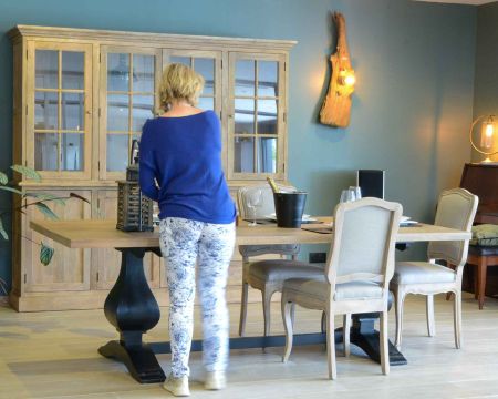 Tavolo da pranzo grande "Legacy" in legno e nero in stile chic, 8/10 posti