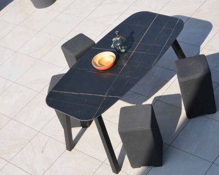 Tavolo di fascia alta "Madura Island" da 200 cm in marmo nero
