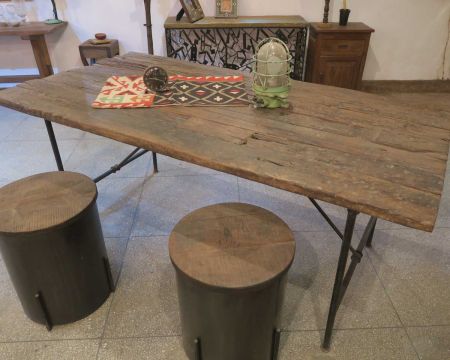Tavolo da pranzo "Nepalese" da 180 cm in legno di recupero con gambe in metallo