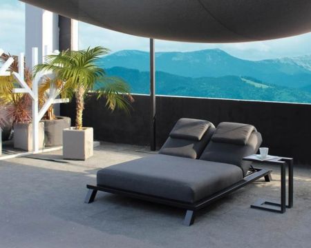 Lettino Sunbrella 2 posti "Nusa Pedina" in alluminio grigio scuro e nero