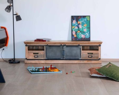Grande porta TV basso 180 cm in legno massiccio naturale e metallo grigio "Haden