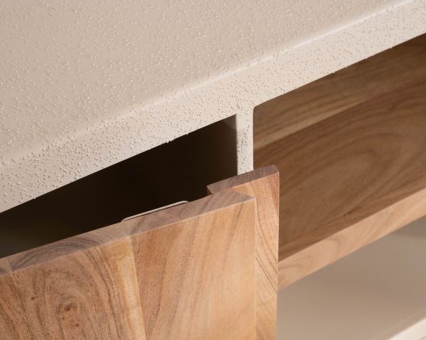 Mobile sottolavabo da 140 cm da appendere “Miona”, dal design organico e dall’effetto cemento sabbiato
