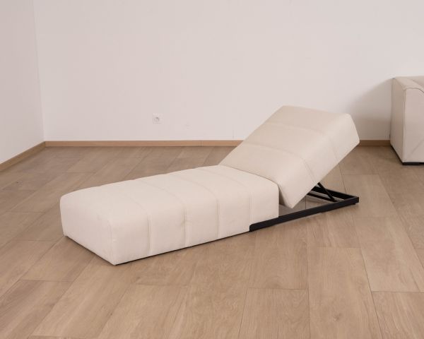 Lettino prendisole in elegante tessuto crema con cuciture esterne speciali "Sunset Bay"