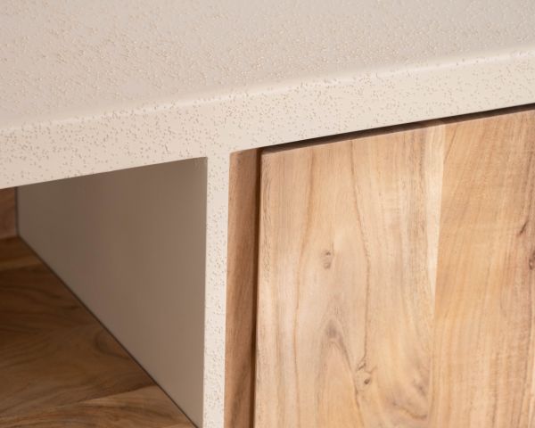 Mobile sottolavabo da 90 cm da appendere “Miona”, dal design organico e dall’effetto cemento sabbiato
