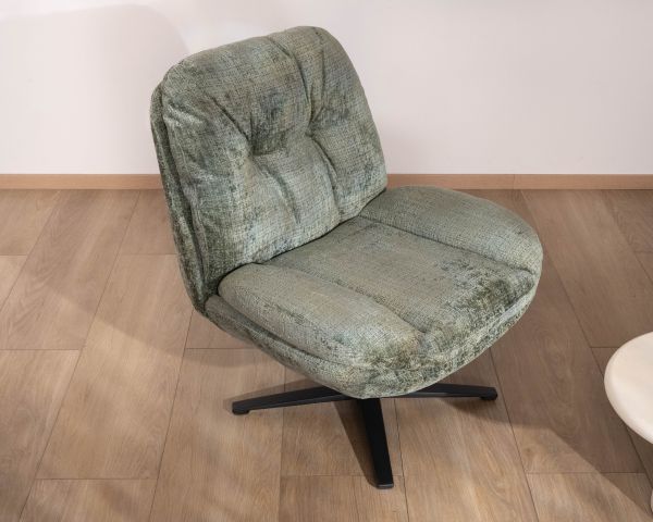 Poltrona avvolgente "Panama" in verde salvia vintage, girevole a 360°
