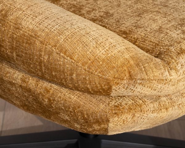 Panama", poltrona girevole giallo senape in stile vintage, comfort avvolgente a 360°