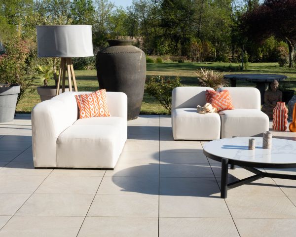 Modulo d'angolo per divano modulare da esterno "Miroly Bay" in tessuto crema dal design organico