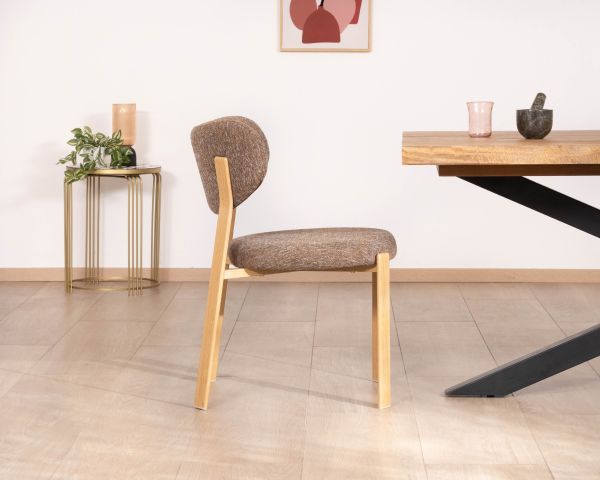 Set di 2 sedie da pranzo impilabili dal design caldo "Staccato" con tessuto intrecciato marrone e gambe in legno di quercia
