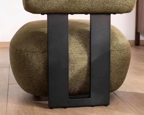 Poltrona bassa dal design moderno e organico "Luno" in tessuto bouclette kaki
