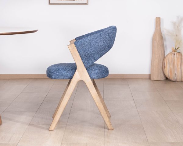 Set di 2 sedie da pranzo contemporanee blu notte "Kyara" con gambe a boomerang in legno di albero della gomma