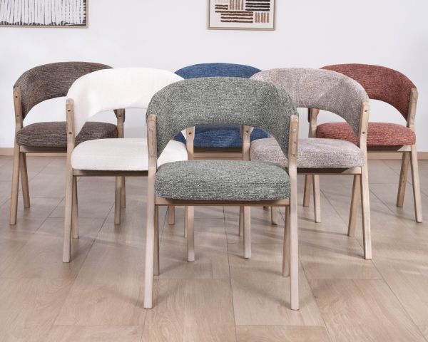 Set di 2 sedie da pranzo in stile japandi "Kyara" in tessuto écru naturale e legno di albero della gomma