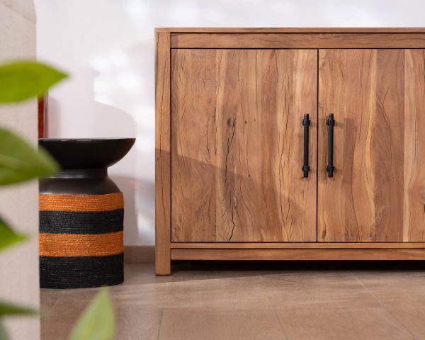 Credenza bassa da 155 cm in stile rustico, realizzata in legno riciclato "Mokal"