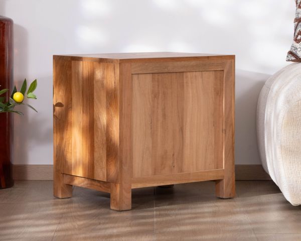 Comodino in legno riciclato in stile casa di campagna "Mokal"