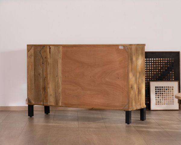 Piccola credenza in legno massello di mango con vetrina "Manelo" 145 cm