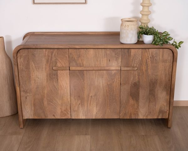 Credenza in stile neo-vintage a 3 ante in legno massello di mango "Spelano" 140 cm