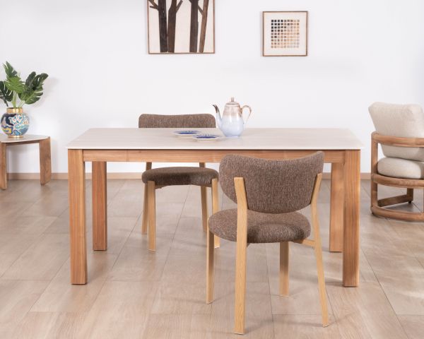 Tavolo da pranzo da 200 cm in stile country chic “Arvik”, in teak massiccio e ceramica effetto travertino