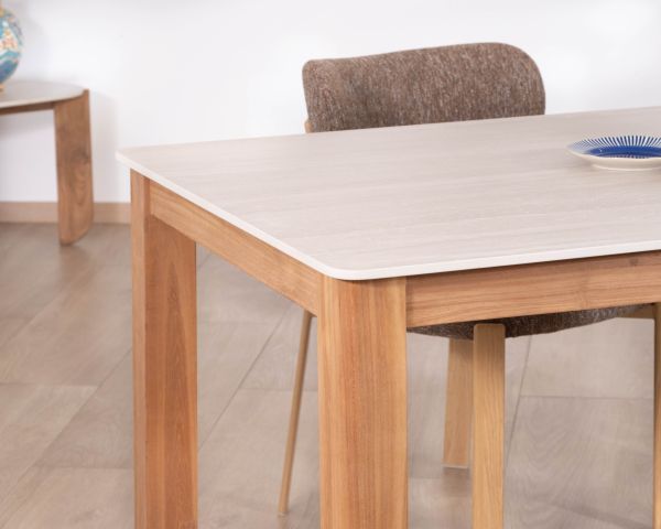 Tavolo da pranzo in stile country chic "Arvik" in teak massiccio e ceramica effetto travertino, 160 cm