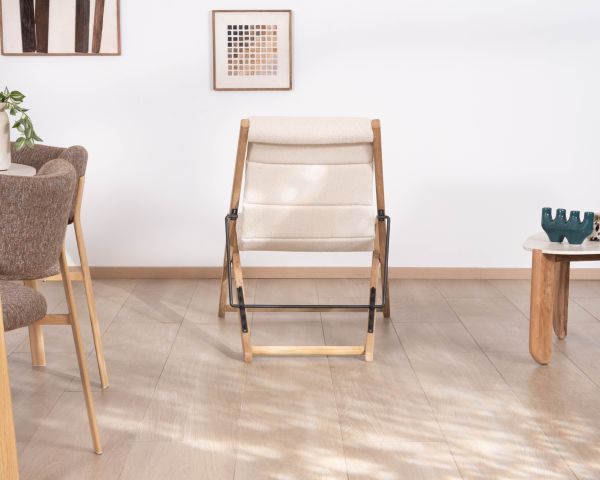 Poltrona chilena imbottita in tessuto bouclé ecru e teak massiccio "Alizé" per interni/esterni