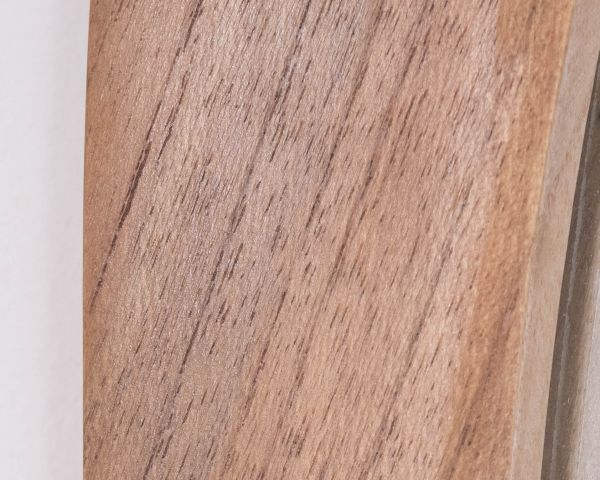 Specchio di forma organica "Solira" con cornice in legno alta 130 cm