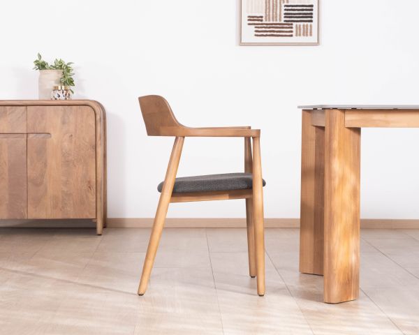 Sedia da pranzo dal design essenziale con braccioli e seduta in tessuto antracite "Vogue"