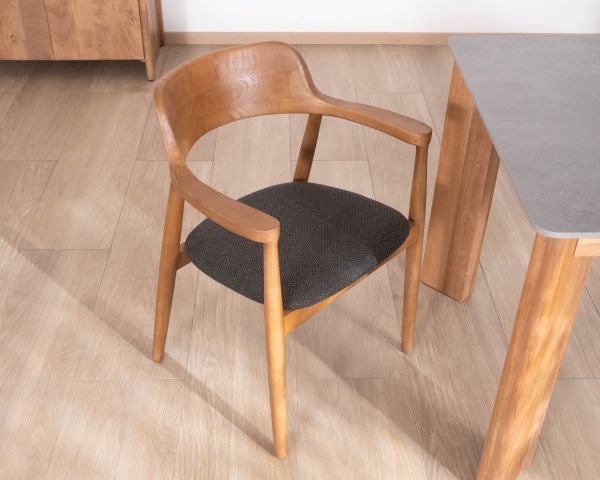 Sedia da pranzo dal design essenziale con braccioli e seduta in tessuto antracite "Vogue"