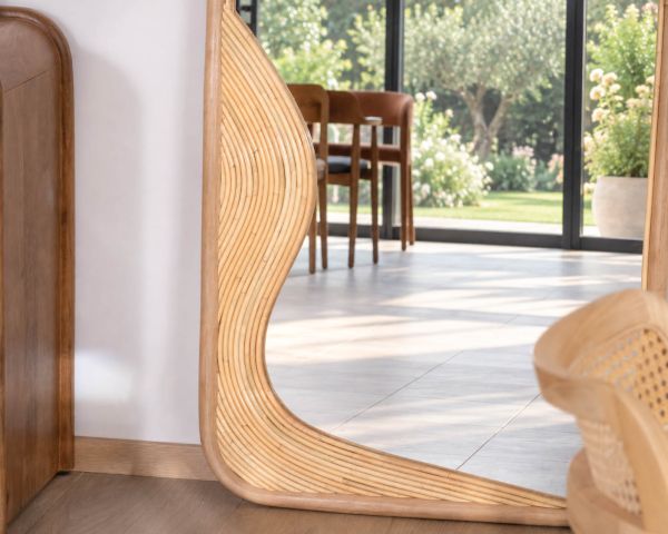 Grande specchio 180x70 cm con cornice in rattan “Solira”, motivo e design organico