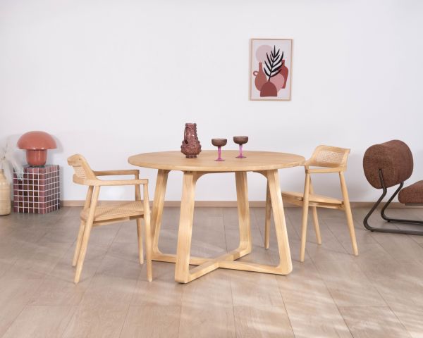 Tavolo da pranzo rotondo da 120 cm con gambe trapezoidali in legno sbiancato "Calypso"
