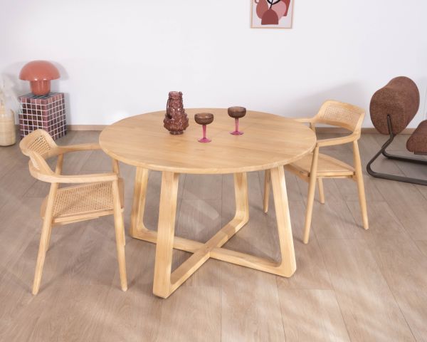 Tavolo da pranzo rotondo da 120 cm con gambe trapezoidali in legno sbiancato "Calypso"