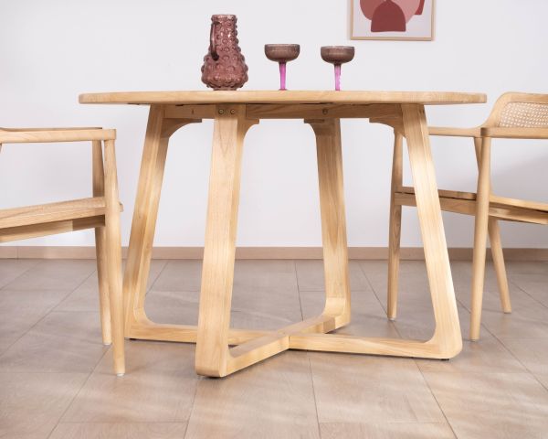 Tavolo da pranzo rotondo da 120 cm con gambe trapezoidali in legno sbiancato "Calypso"