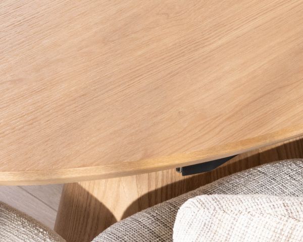 Tavolo da pranzo ovale allungabile in rovere "Oria" 160-200 cm, stile contemporaneo e raffinato