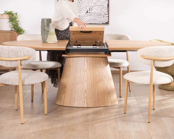 Tavolo da pranzo ovale allungabile in rovere "Oria" 160-200 cm, stile contemporaneo e raffinato