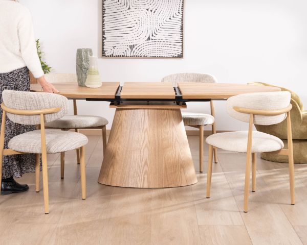 Tavolo da pranzo ovale allungabile in rovere "Oria" 160-200 cm, stile contemporaneo e raffinato