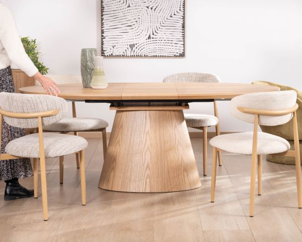 Tavolo da pranzo ovale allungabile in rovere "Oria" 160-200 cm, stile contemporaneo e raffinato