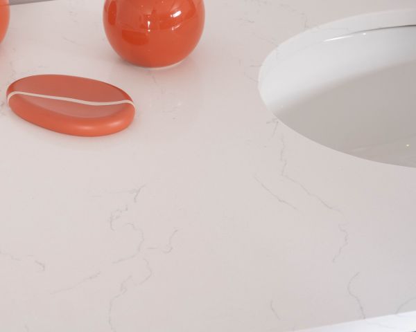 Mobile lavabo doppio "Églantine" con angoli arrotondati in legno nero e quarzo bianco