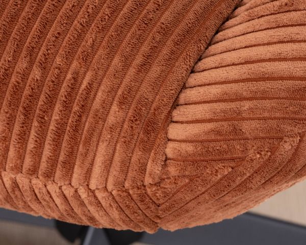 Poltrona girevole a 360° "Bissett" in velluto a coste color terracotta