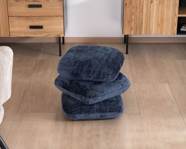 Pouf girevole moderno "Flow" in tessuto intrecciato blu notte con finitura satinata, forma organica